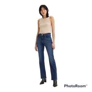 NWOT Levi’s Womens Classic Bootcut Medium Wash Jeans | Size 12